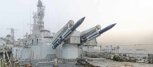 Заброшенный французский крейсер Colbert, найденный фотографом Бобом Тиссеном Заброшенный французский крейсер Colbert, найденный фотографом Бобом Тиссеном - Sputnik Литва