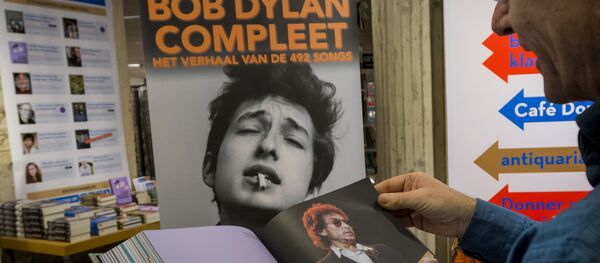 Книга о певце Бобе Дилане - Sputnik Lietuva
