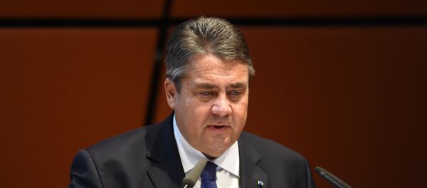 Вице-канцлер, министр экономики и энергетики Германии Зигмар Габриэль Вице-канцлер, министр экономики и энергетики Германии Зигмар Габриэль - Sputnik Литва