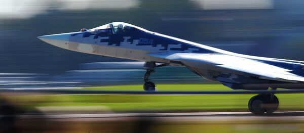 Российский многофункциональный истребитель пятого поколения Су-57 Российский многофункциональный истребитель пятого поколения Су-57 - Sputnik Литва