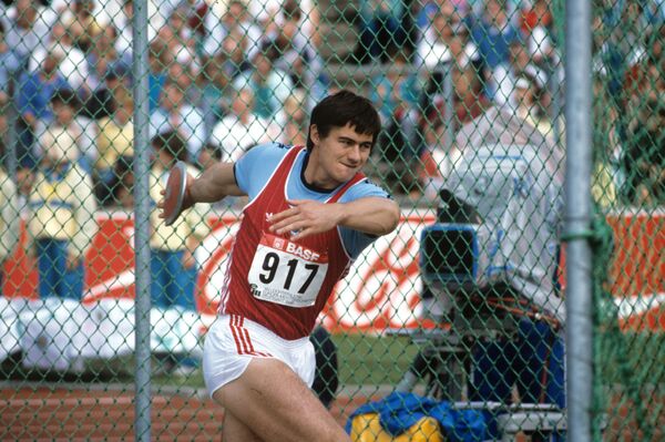 Первый олимпийский чемпион в истории независимой Литвы отметил 60-летие Первый олимпийский чемпион в истории независимой Литвы отметил 60-летие - Sputnik Литва