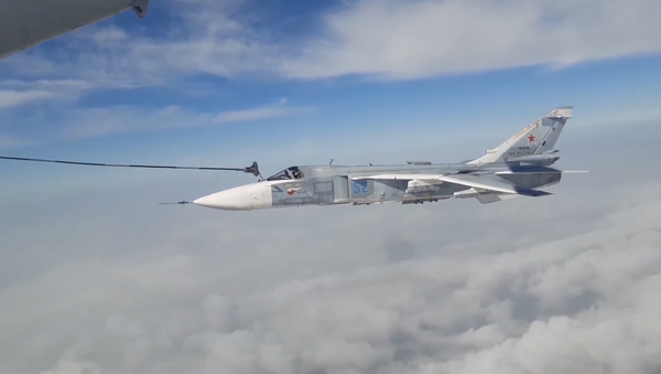 Дозаправка бомбардировщиков Су-24М в Волгоградской области - Sputnik Литва