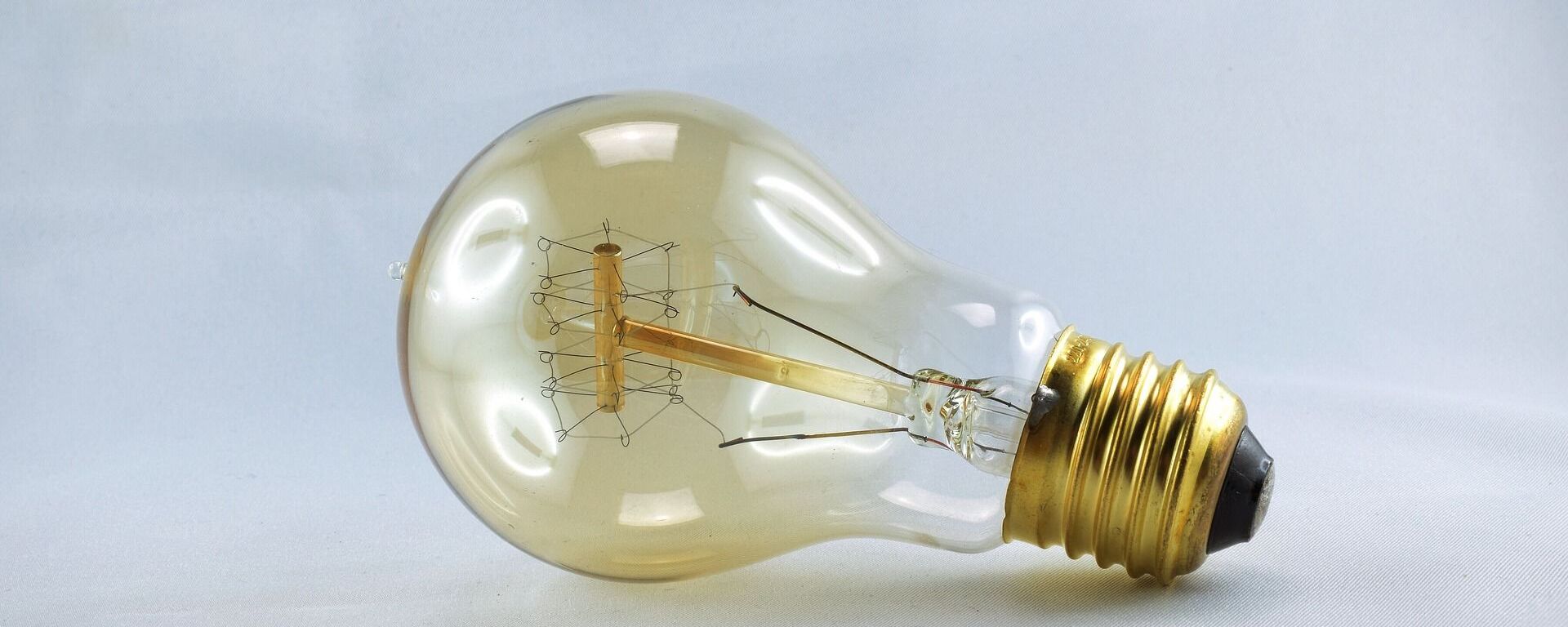 Лампа накаливания, архивное фото - Sputnik Литва, 1920, 05.11.2022