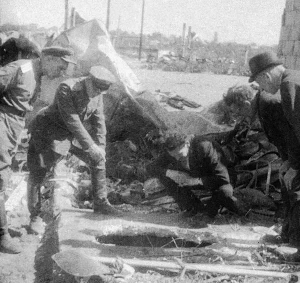 Sovietų partizanų keliais. Didžiojo Tėvynės karo herojų žygdarbiai Lietuvoje Sovietų partizanų keliais. Didžiojo Tėvynės karo herojų žygdarbiai Lietuvoje - Sputnik Lietuva