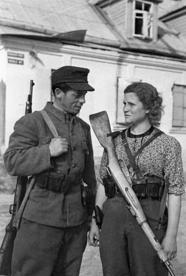 Sovietų partizanų keliais. Didžiojo Tėvynės karo herojų žygdarbiai Lietuvoje Sovietų partizanų keliais. Didžiojo Tėvynės karo herojų žygdarbiai Lietuvoje - Sputnik Lietuva