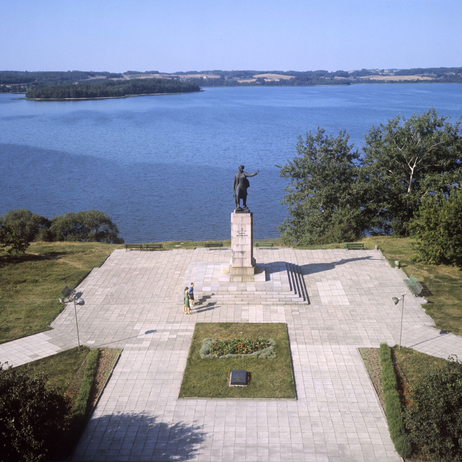 Памятник Марите Мельникайте, Литва - Sputnik Литва, 1920, 08.05.2023