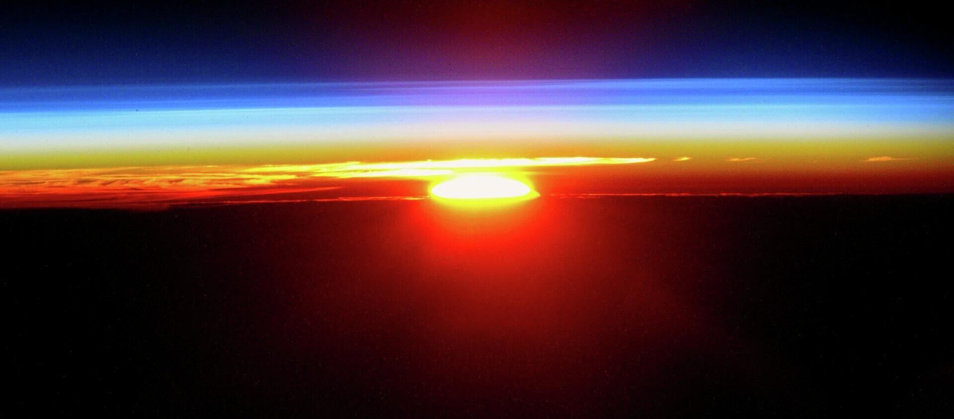 Закат солнца с борта Международной космической станции - Sputnik Lietuva, 1920, 11.09.2020