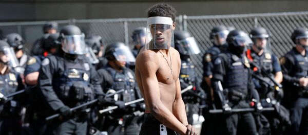 Протесты в США в связи с убийством Джорджа Флойда, Портланд, Орегон, 31мая 2020 года Протесты в США в связи с убийством Джорджа Флойда, Портланд, Орегон, 31мая 2020 года - Sputnik Lietuva