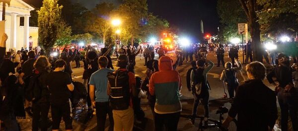 Протестующие в Вашингтоне, 1 июня 2020 года - Sputnik Lietuva