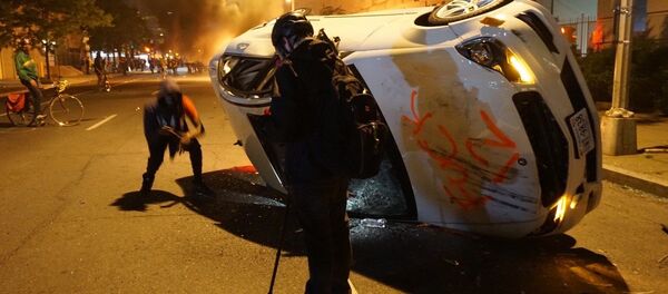 Протестующие в Вашингтоне, 1 июня 2020 года Протестующие в Вашингтоне, 1 июня 2020 года - Sputnik Lietuva