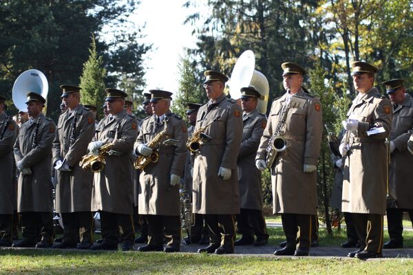 Духовой оркестр министерства обороны Литвы сопровождал траурную церемонию похорон Юраса Пожелы - Sputnik Lietuva