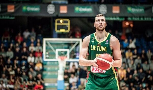 Литовский форвард Донатас Мотеюнас - Sputnik Литва