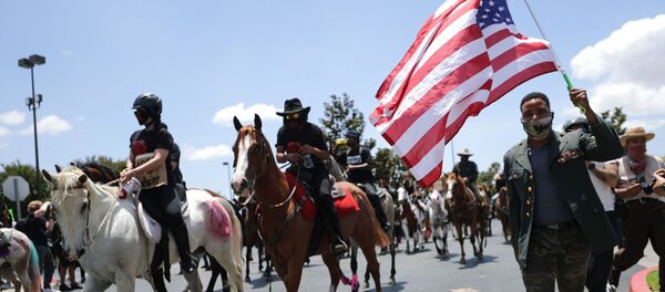 Протесты в США в связи с убийством Джорджа Флойда - Sputnik Литва