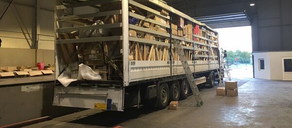 Грузовик с контрабандными сигаретами - Sputnik Литва