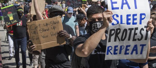 Протесты в США в связи с убийством Джорджа Флойда - Sputnik Lietuva