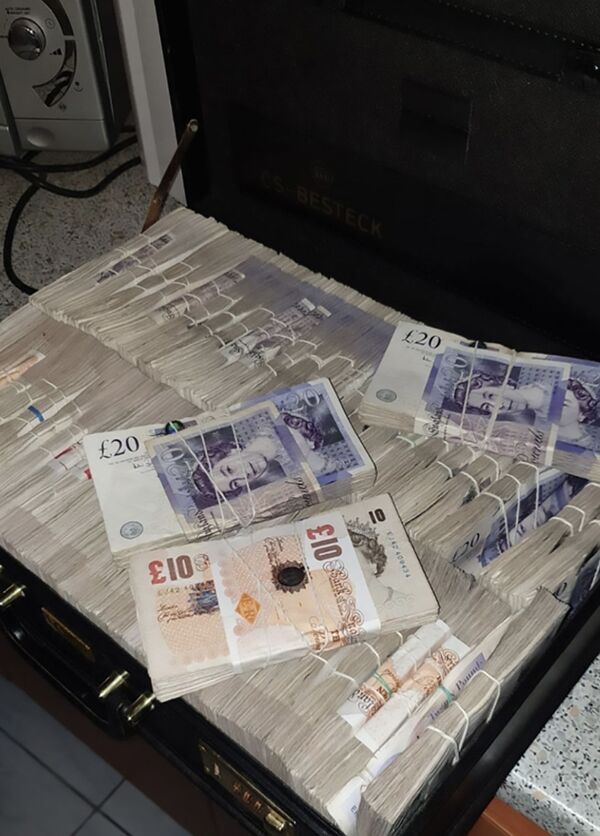 Полиция Литвы показала на видео обыски по делу о крупной контрабанде - Sputnik Литва