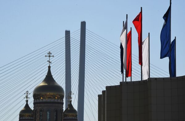 Флаги на центральной площади во Владивостоке - Sputnik Литва