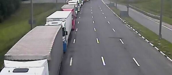 Очереди из фур в пункте пропуска Каменный Лог на литовско-белорусской границе, 15 июня 2020 года Очереди из фур в пункте пропуска Каменный Лог на литовско-белорусской границе, 15 июня 2020 года - Sputnik Lietuva