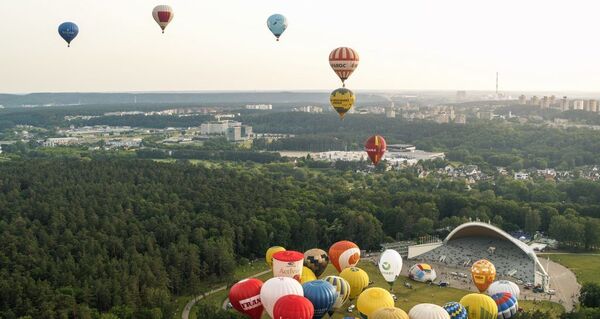 Lietuvoje surengtas pirmasis pasaulyje karantininis oro balionų čempionatas Lietuvoje surengtas pirmasis pasaulyje karantininis oro balionų čempionatas - Sputnik Lietuva