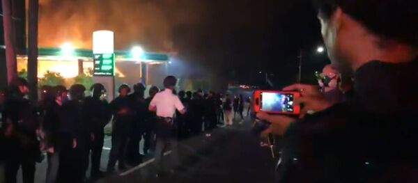 Atlantoje kilo nauja protestų banga: policija sulaikymo metu nužudė afroamerikietį Atlantoje kilo nauja protestų banga: policija sulaikymo metu nužudė afroamerikietį - Sputnik Lietuva