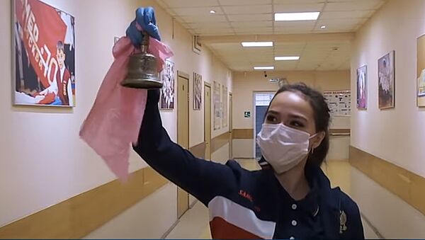 Опубликовано видео последнего звонка с участием фигуристки Загитовой - Sputnik Lietuva