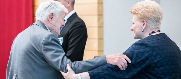Экс-президенты Литвы Валдас Адамкус и Даля Грибаускайте Экс-президенты Литвы Валдас Адамкус и Даля Грибаускайте - Sputnik Литва
