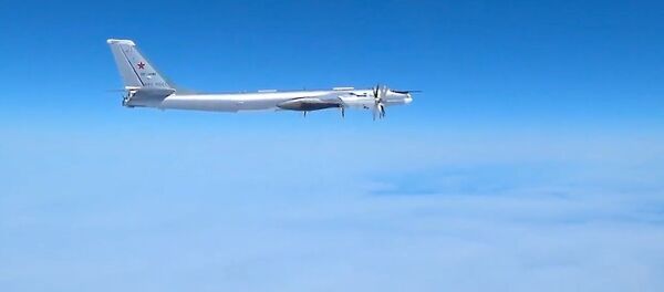 Русские “медведи” напугали США: Ту-95МС совершили полет над Тихим океаном Русские “медведи” напугали США: Ту-95МС совершили полет над Тихим океаном - Sputnik Lietuva