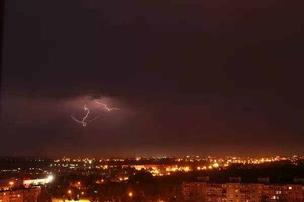 Lietuvoje per parą užfiksuoti beveik 4 tūkstančiai žaibo smūgių Lietuvoje per parą užfiksuoti beveik 4 tūkstančiai žaibo smūgių - Sputnik Lietuva