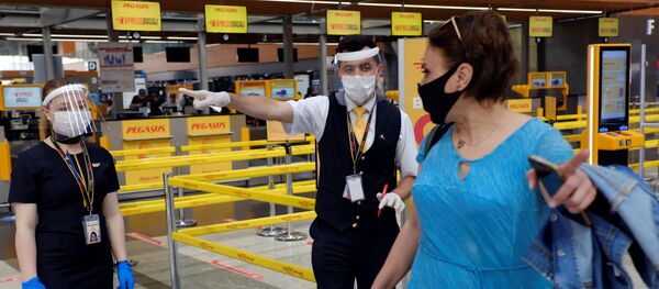 Pegasus Airlines darbuotojai Pegasus Airlines darbuotojai - Sputnik Lietuva