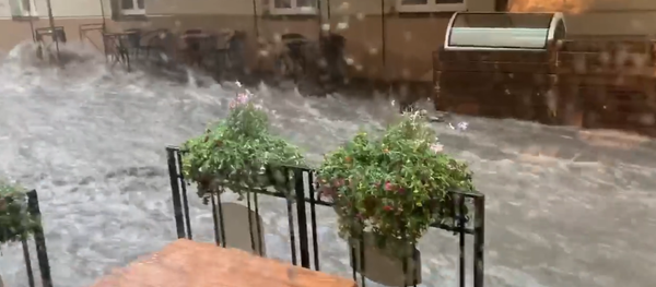 Paskelbtas potvynio Vilniuje po liūties vaizdo įrašas Paskelbtas potvynio Vilniuje po liūties vaizdo įrašas - Sputnik Lietuva