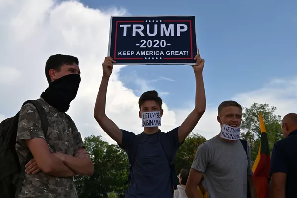 Шествие в поддержку законно избранного Президента США Дональда Трампа