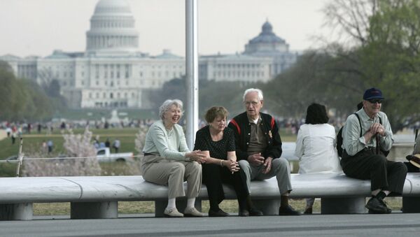Люди около памятника Вашингтону - Sputnik Lietuva