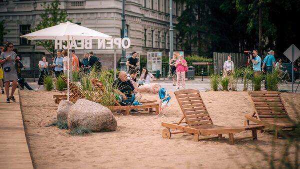 Искусственный пляж на площади Лукишкес в Вильнюсе - Sputnik Литва