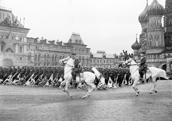 Парад Победы на Красной площади в Москве 24 июня 1945 года Парад Победы на Красной площади в Москве 24 июня 1945 года - Sputnik Lietuva