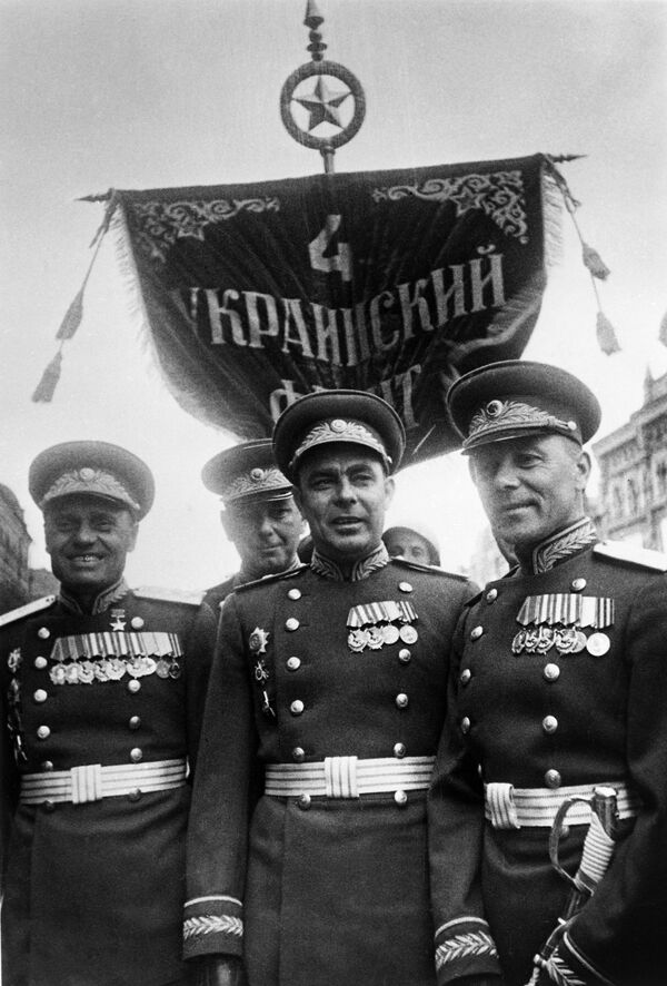  Участники Парада Победы 24 июня 1945 года на Красной площади - Sputnik Lietuva