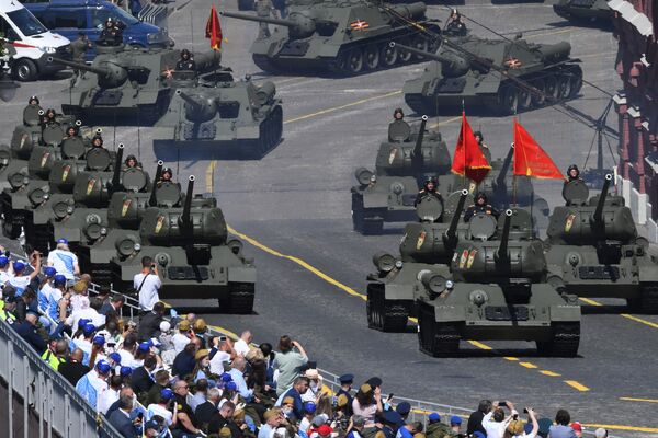Парад в честь 75-летия Победы в Великой Отечественной войне: как это было Парад в честь 75-летия Победы в Великой Отечественной войне: как это было - Sputnik Литва