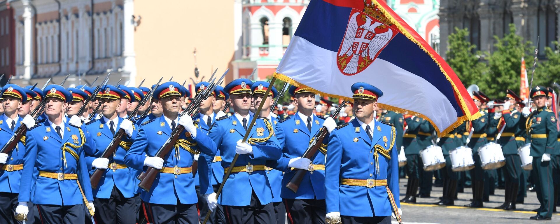 Парадный расчет армии Сербии во время военного парада Победы в Москве - Sputnik Литва, 1920, 24.03.2025