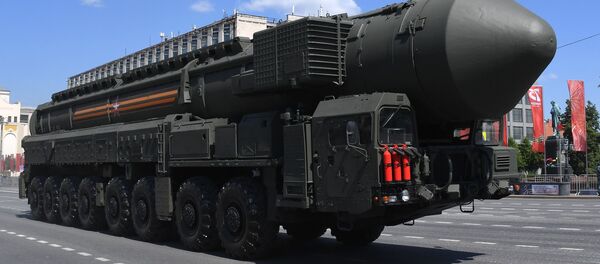 Автономная пусковая установка ПГРК Ярс на параде Победы в Москве Автономная пусковая установка ПГРК Ярс на параде Победы в Москве - Sputnik Lietuva