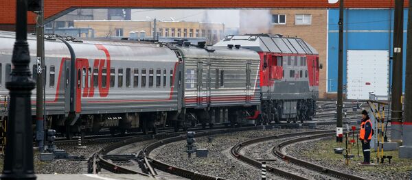 Отправление фирменного поезда Янтарь с Южного вокзала в Калининграде - Sputnik Литва