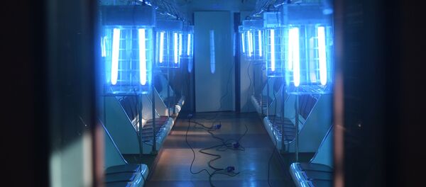 Bakterijas naikinančios lempos metro vagone Bakterijas naikinančios lempos metro vagone - Sputnik Lietuva