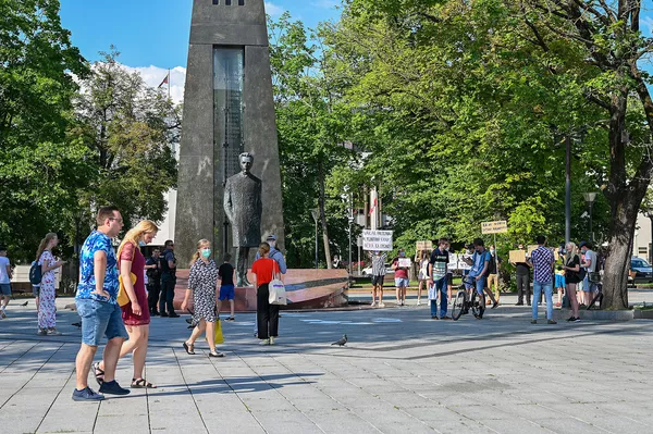 Молодежный флешмоб против протестов в Вильнюсе Молодежный флешмоб против протестов в Вильнюсе - Sputnik Lietuva