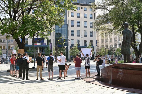 Молодежный флешмоб против протестов в Вильнюсе - Sputnik Литва