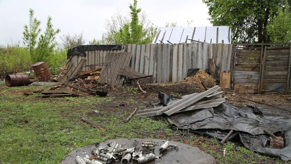 Последствия обстрела Горловки в Донецкой области, архивное фото - Sputnik Литва