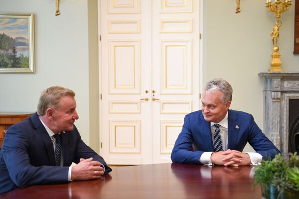 Президент Литвы встретился с кандидатом на пост министра экономики Президент Литвы встретился с кандидатом на пост министра экономики - Sputnik Литва