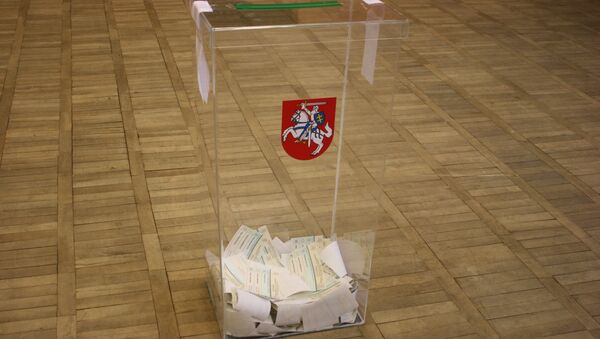 Урна для голосования с бюллетенями, архивное фото - Sputnik Литва