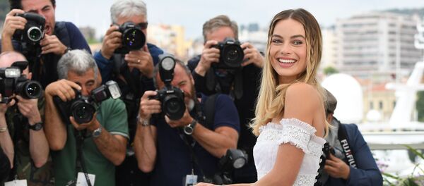 Актриса Марго Робби во время фотосессии фильма Однажды... в Голливуде - Sputnik Lietuva