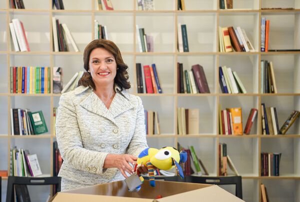 Первая леди Литвы вручила подарки детям в Армении, заболевшим COVID-19 Первая леди Литвы вручила подарки детям в Армении, заболевшим COVID-19 - Sputnik Литва