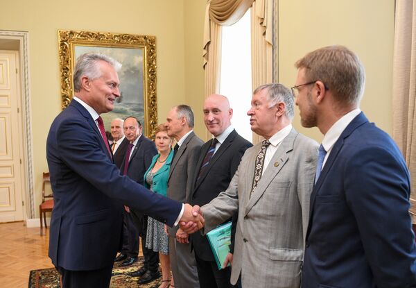 Президент Литвы заявил, что пенсии по старости должны расти быстрее Президент Литвы заявил, что пенсии по старости должны расти быстрее - Sputnik Литва