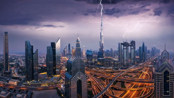Молнии над Бурдж-Халифа в Дубае  - Sputnik Литва