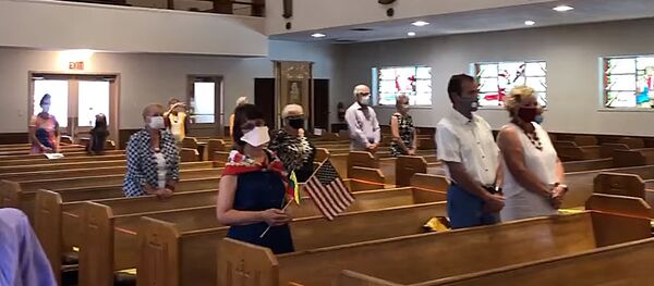 Литовцы спели гимн в День коронации Миндаугаса в Лос-Анджелесе - Sputnik Литва